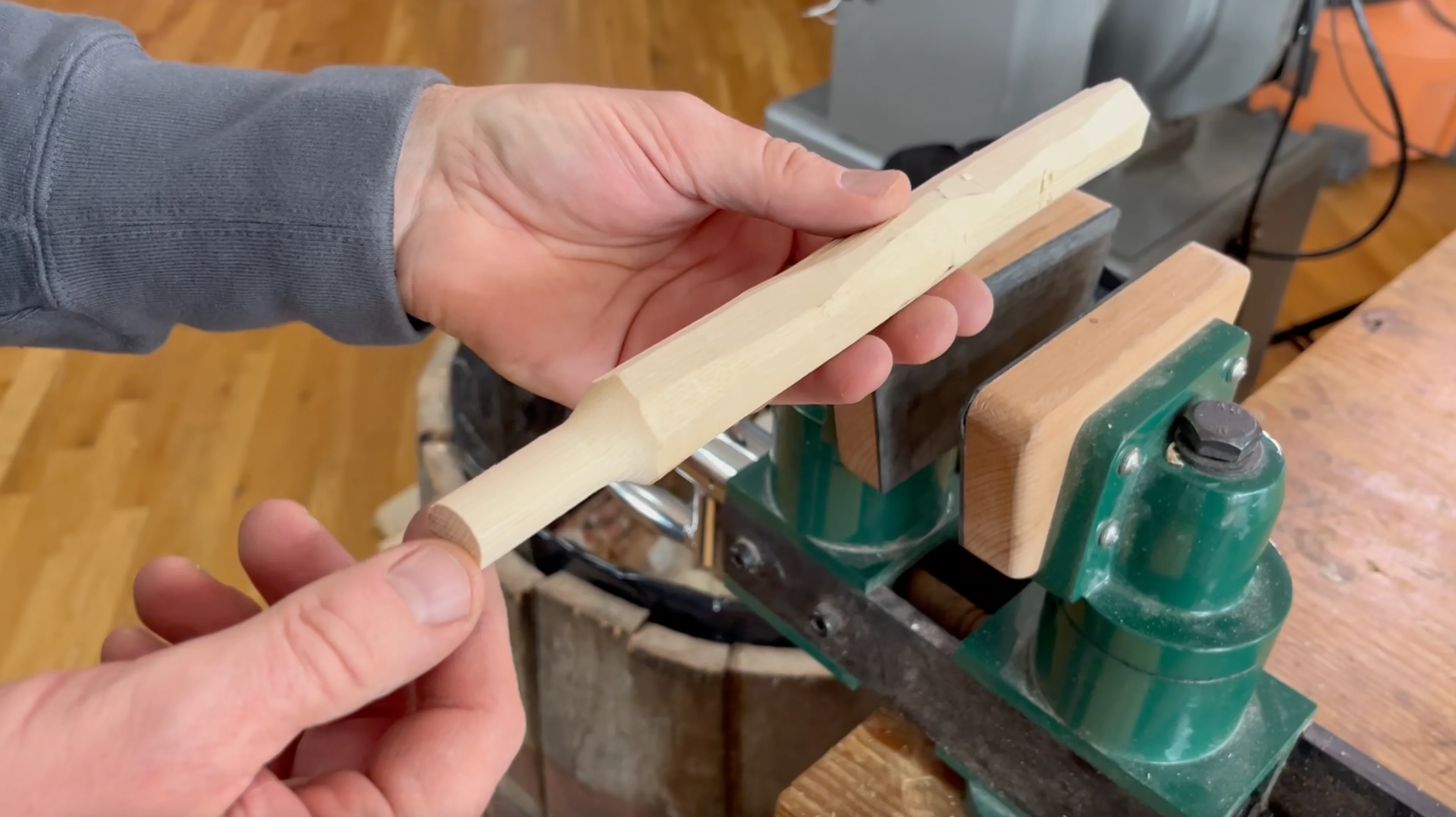 Video: Make a Chair from Green Wood with Rudy Everts - Image 6